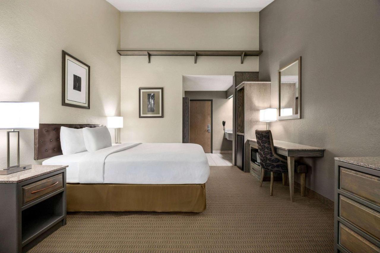 Travelodge By Wyndham Coffeyville Экстерьер фото