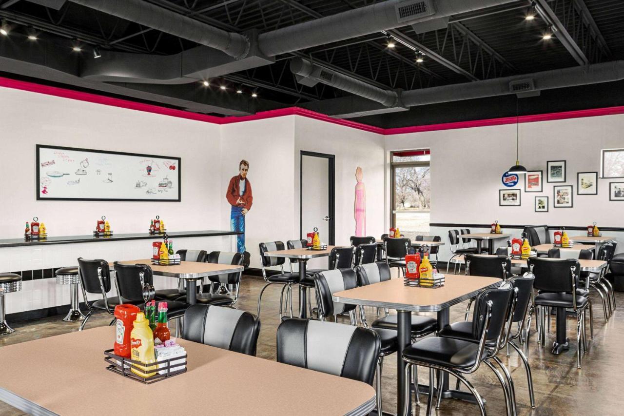 Travelodge By Wyndham Coffeyville Экстерьер фото