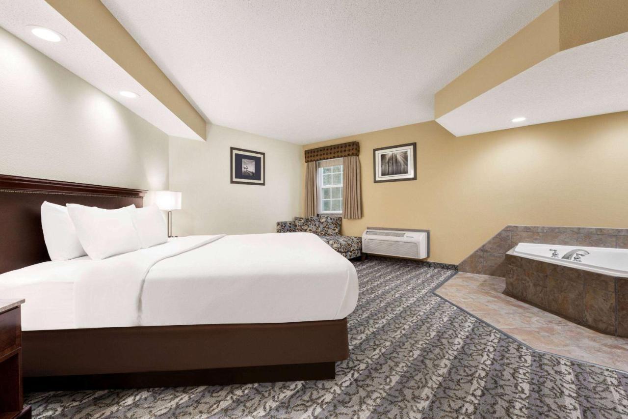 Travelodge By Wyndham Coffeyville Экстерьер фото